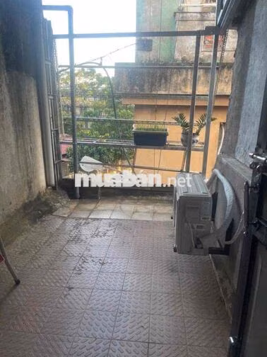 Cho thuê nhà nguyên căn ngõ 16 Tạ Quang Bửu Hai Bà Trưng