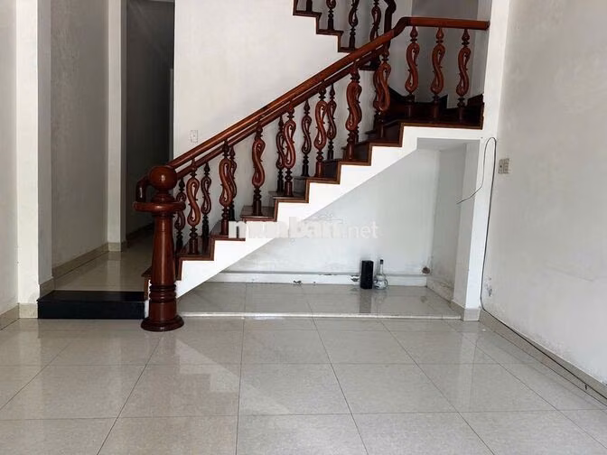cần cho thuê nhà nguyên căn, 2 tầng, 2PN. Full nội thất, 