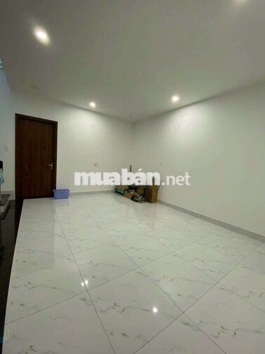 BIỆT THỰ 8*16, TRỆT, 2 LẦU, 4PN, SÂN XE HƠI RỘNG GẦN NGÃ TƯ GA 
