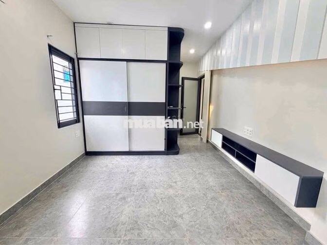 Nhỉnh 5 Tỷ - 70m- 4PN - 4 Tầng BTCT - Ngay Chợ Bà Chiểu - Gần Mặt Tiền
