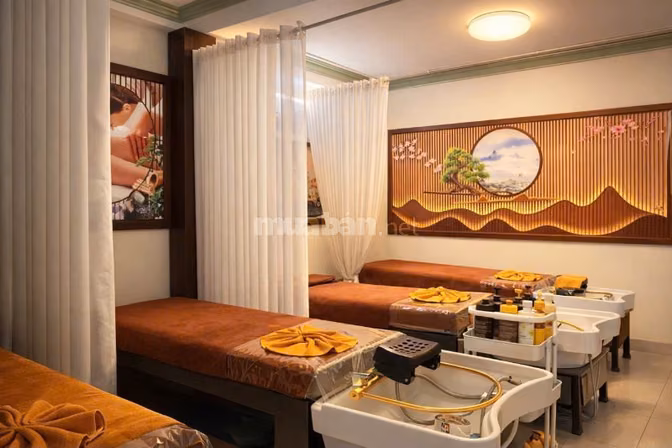 Sang tiệm spa đang hoạt động mới 95%