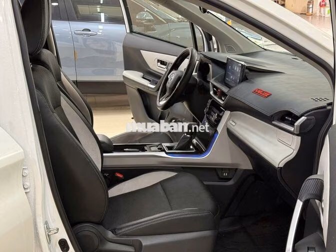 Veloz Top 2025 Trắng Ngọc Trai 6.000 km