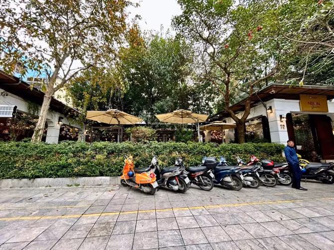 Cho thuê mặt phố Xuân Diệu 800m mặt tiền 25m sổ đỏ chính chủ vị trí ok