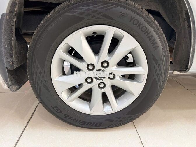 Toyota Innova E 2017 Bạc 152.552 Km