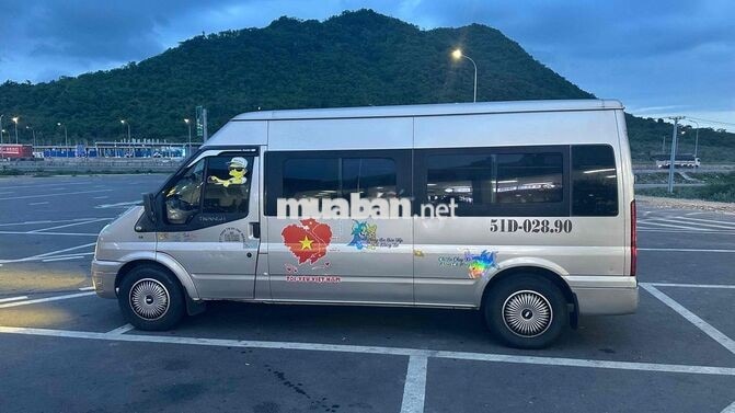 Ford Transit 2015 6 chỗ Bạc