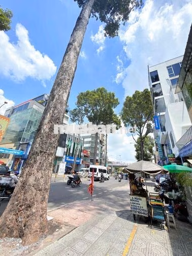MẶT TIỀN NGUYỄN TRI PHƯƠNG-NHÀ 3 TẦNG-CÓ LỀ