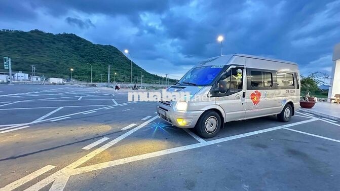 Ford Transit 2015 6 chỗ Bạc