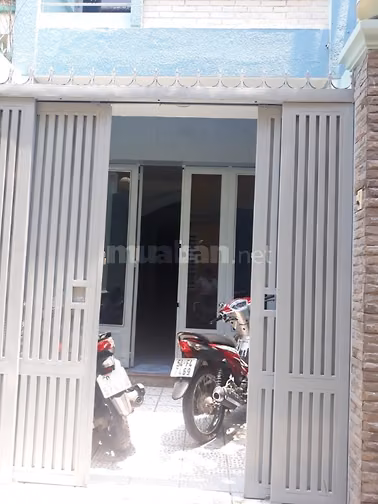 Cho thuê nguyên căn nhà 152/65 Lý Chính Thắng- Q.3. Giá :29tr/th