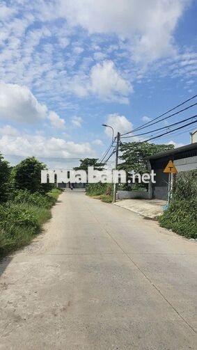 Cho thuê kho TDT 200m2 Trống suốt mới sạch sẽ Đg xe tải lớn giá 12tr