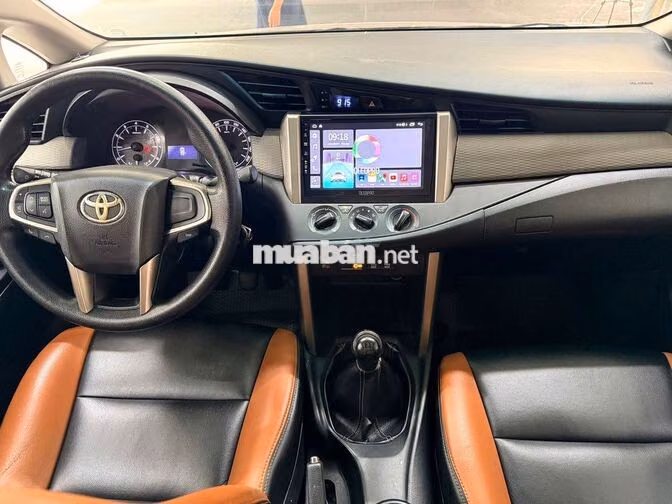 Toyota Innova E 2017 2.0MT Bạc 152.552 km