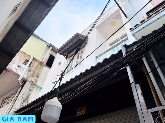 BÁN NHÀ HẺM : 732/1 HỒNG BÀNG - P. 1 - Q. 11 - TPHCM