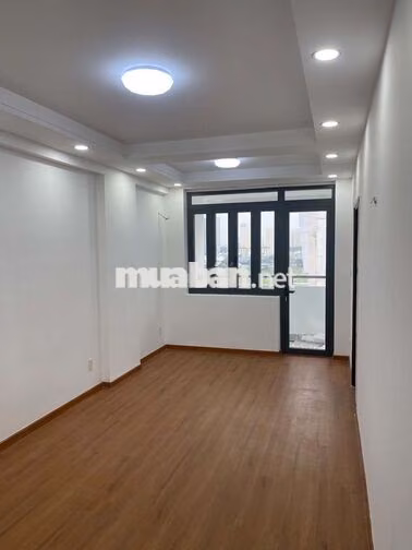 Bán căn hộ Phú Thọ 66m2, 2PN, 1WC, SH chính chủ. Giá 4.1 tỷ