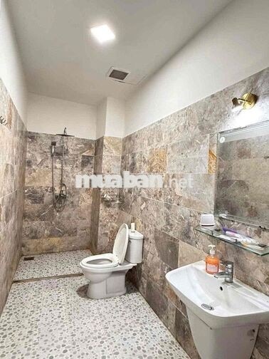 CHO THUÊ NHÀ SÂN VƯỜN KIỆT LƯƠNG THẾ VINH