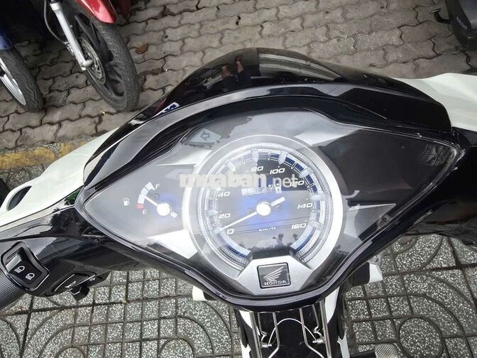 Future 2025 Trắng.odo:6k.BS:70.máy zin.xe đẹp.
