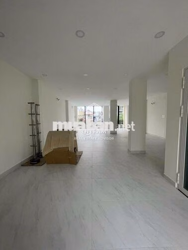 Spa nha khoa MT Lê Văn Duyệt, BT. Dt: 7x16m, Kc: trệt 3 lầu, Gía: 90tr