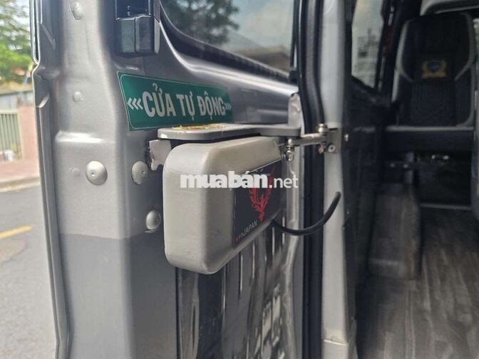 TRANSIT 2023 CAM MÁY RIN 90.000KM BẢO HÀNH 1 NĂM