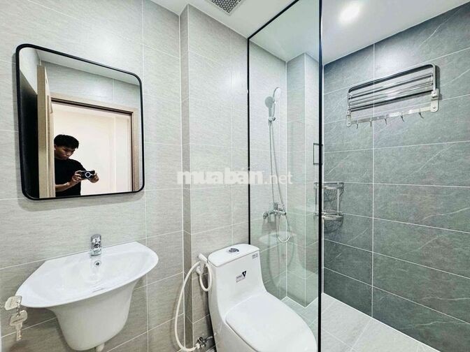 CHO THUÊ CĂN HỘ BALCONY MỚI 100% NGAY BẾN THÀNH FULL TIỆN NGHI CAO CÂP