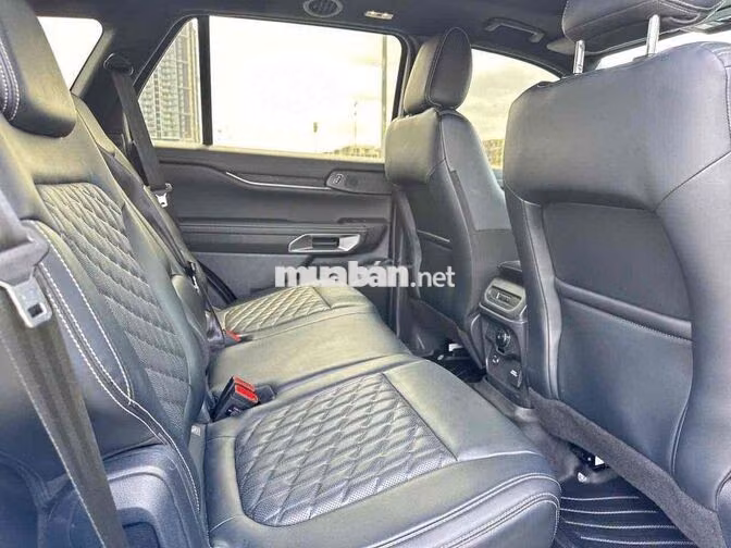 Everest Platinum 2 cầu bản Full xe bán tại Ford