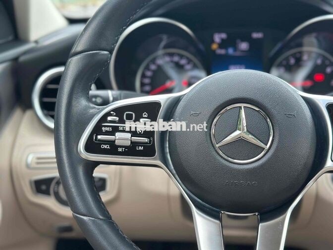 Mercedes-Benz C180 2020 Đen 28000 km