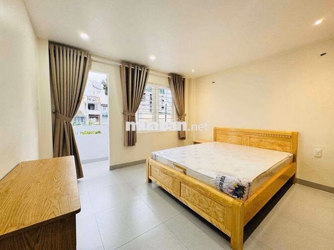 CHO THUÊ CĂN HỘ BALCONY MỚI 100% NGAY BẾN THÀNH FULL TIỆN NGHI CAO CÂP