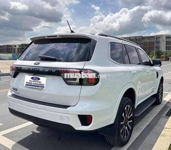 Everest Platinum 2 cầu bản Full xe bán tại Ford