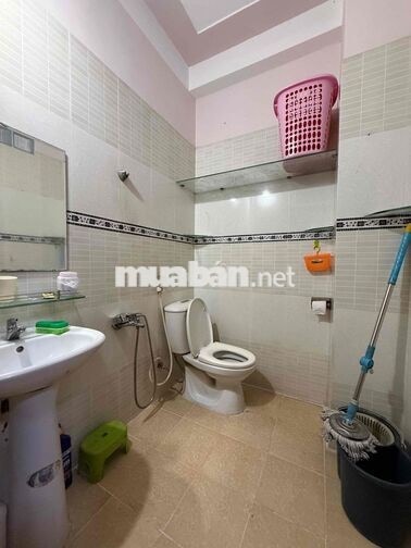 Nhà Đồng Đen quận Tân Bình, 3.5x12m, 2 lầu ST, 4pn 3wc, 4ml giá 10tr5