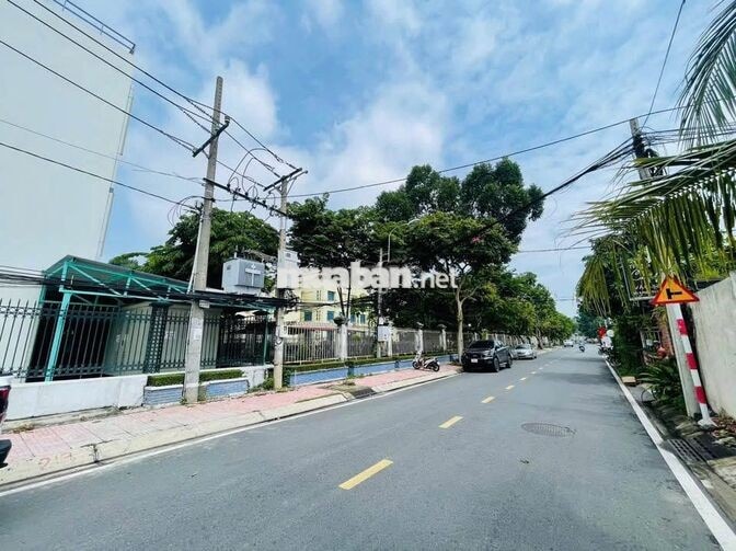 CHỦ KẸT TIỀN BÁN GẤP ĐẤT MẶT TIỀN NHỰA THỊ TRẤN CỦ CHI 359M2/730 TRIỆU