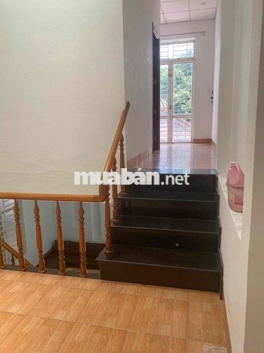 Cho thuê nhà 2 tầng kiệt Núi Thành full nội thất giá 12tr/ tháng