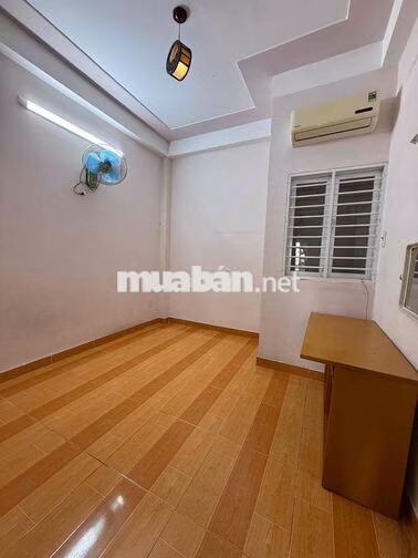Nhà Đồng Đen quận Tân Bình, 3.5x12m, 2 lầu ST, 4pn 3wc, 4ml giá 10tr5