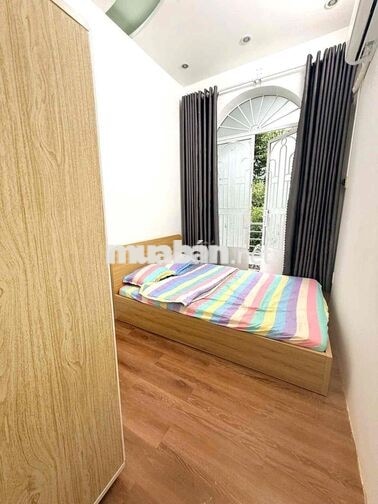 Căn hộ 2 Phòng Ngủ Riêng biệt - Ngay Chung cư Giai Việt, Full nội that