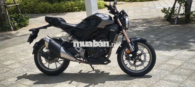 Honda CB300R Đen cần bán hoạc gl xe khác
