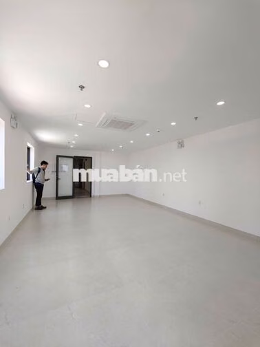 🏢✨ CHO THUÊ VĂN PHÒNG MỚI 100% – HÒA CƯỜNG | ĐƯỜNG 30/4 ✨🏢