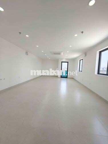🏢✨ CHO THUÊ VĂN PHÒNG MỚI 100% – HÒA CƯỜNG | ĐƯỜNG 30/4 ✨🏢