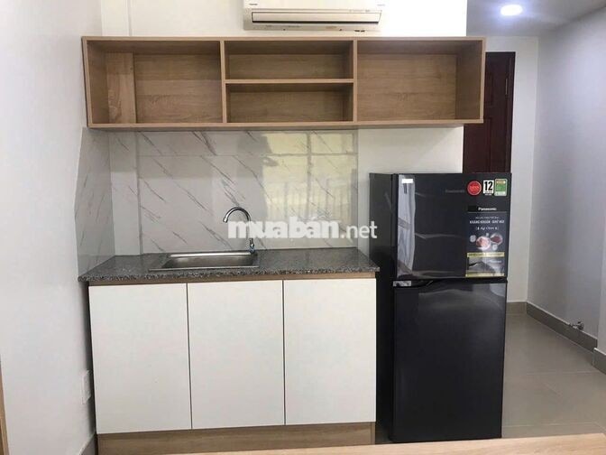 Cho thuê căn hộ gần Ga Sài Gòn, cầu LVS, ban công to, full NT Quận 3