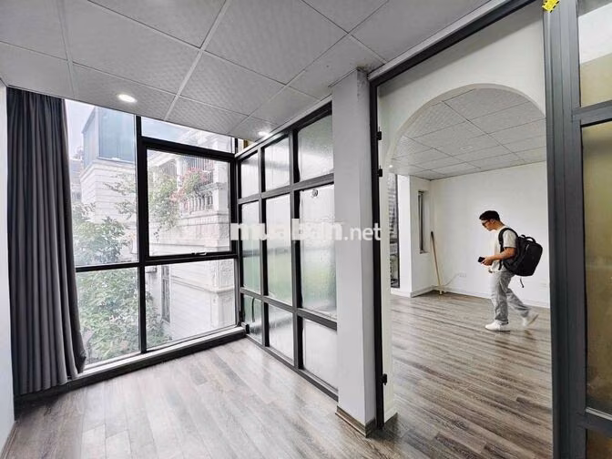 CHO THUÊ VĂN PHÒNG,STUDIO PHỐ THÁI HÀ - ĐỐNG ĐA 110M GIÁ RẺ CHỈ 14TR