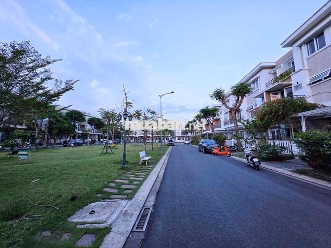 Cho Thuê Biệt Thự - 3PN/3WC- View Công Viên- Dọn Vào ở Ngay
