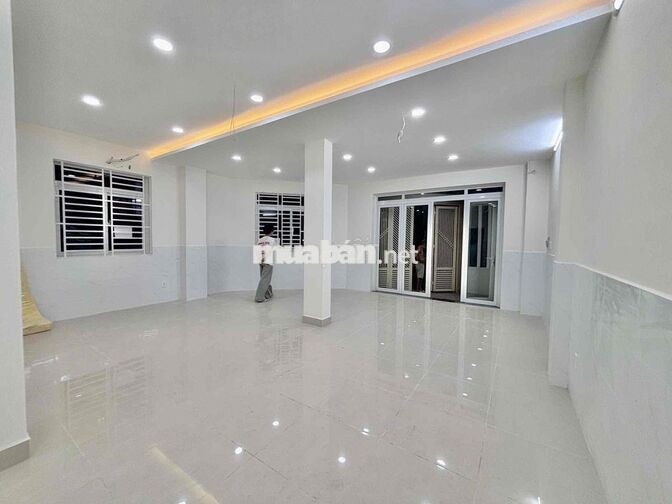 CHO THUÊ MẶT BẰNG GÓC 3 MẶT TIỀN QUẬN 7