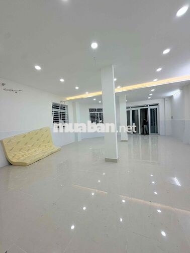 CHO THUÊ MẶT BẰNG GÓC 3 MẶT TIỀN QUẬN 7