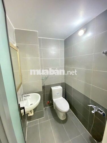 Cho thuê căn hộ gần Ga Sài Gòn, cầu LVS, ban công to, full NT Quận 3