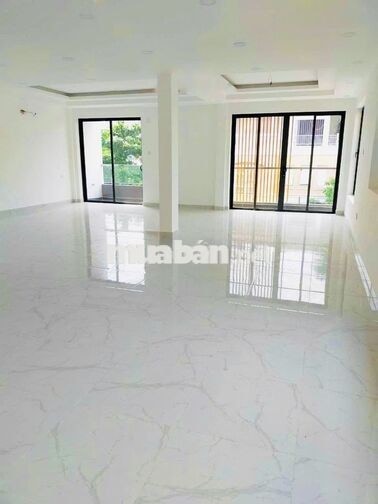 HOT! NHÀ ĐẸP PHAN XÍCH LONG P2 – HẦM – 450M² SD – 6MX20M – 4 TẦNG