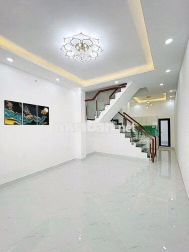 Cần cho thuê nhà HXH 200/4A Phạm Văn Hai P.5 Q.Tân Bình