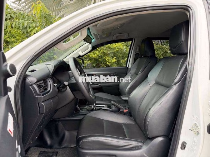 Toyota Fortuner 2024 2.4L 4x2 AT Trắng