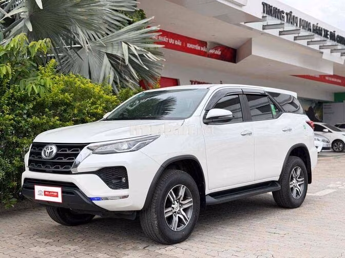 Toyota Fortuner 2024 2.4L 4x2 AT Trắng