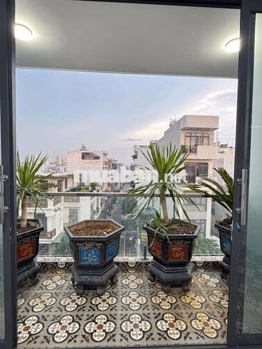 PHÒNG BAN CÔNG - SIÊU RỘNG - CỬA SỔ THOÁNG MÁT
