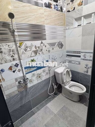 PHÒNG BAN CÔNG - SIÊU RỘNG - CỬA SỔ THOÁNG MÁT