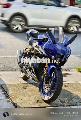 Yamaha R15 V3 Xanh đen