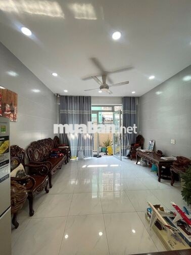 Cho thuê nhà full Nội Thất Phạm Văn Đồng 4.5x14m 1 lầu 2Pn giá 14 Tr