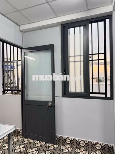 PHÒNG BAN CÔNG - SIÊU RỘNG - CỬA SỔ THOÁNG MÁT
