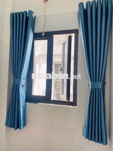 Cho thuê nhà 3 lầu Huỳnh Tấn Phát, Nhà Bè, Dt 3,2 x8m. Giá 7 triệu