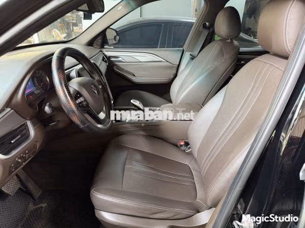 VinFast Lux SA 2.0 Base 2.0 AT 2020 - 475 Triệu